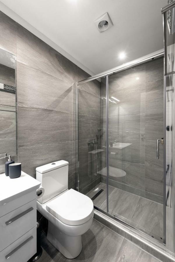 M&F Luxury Suites Est. 2019 / F Suite سالونيك المظهر الخارجي الصورة